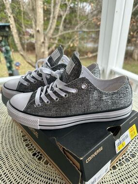 Converse Low Top Sneakers in Charcoal Heather and White